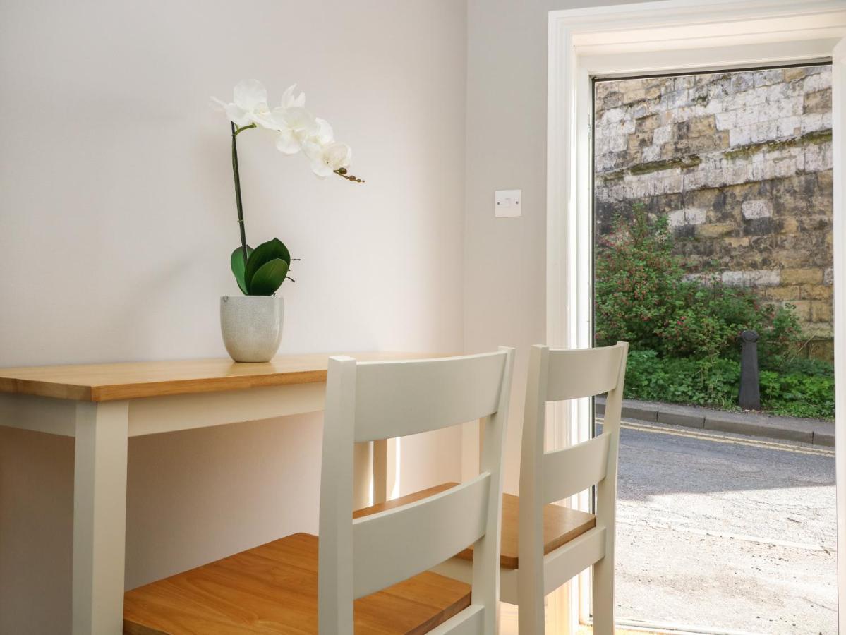 6 Church Hill Malton Exterior foto