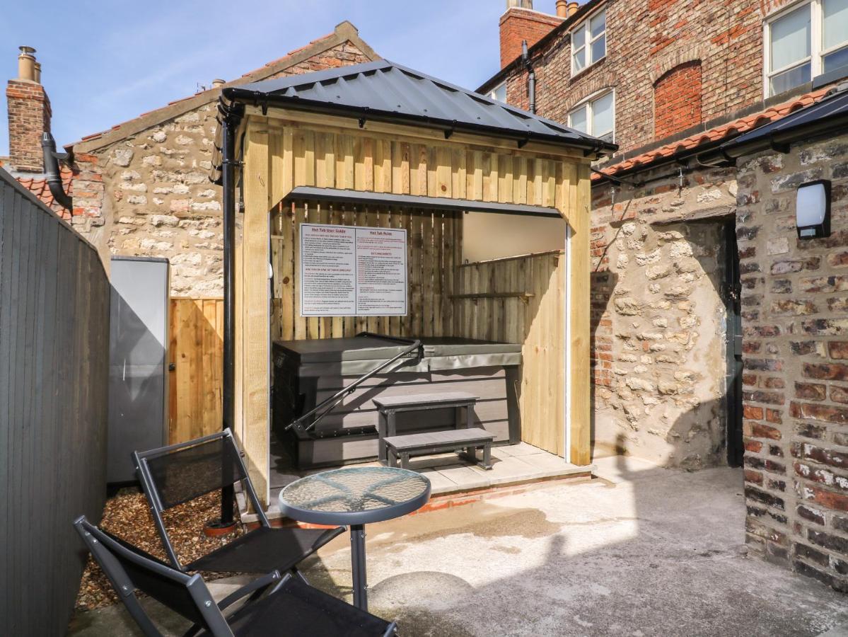 6 Church Hill Malton Exterior foto